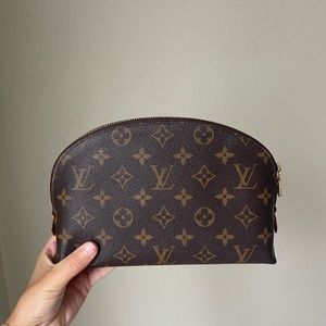 Louis Vuitton Cosmetic Bag-Minimal wear & tear